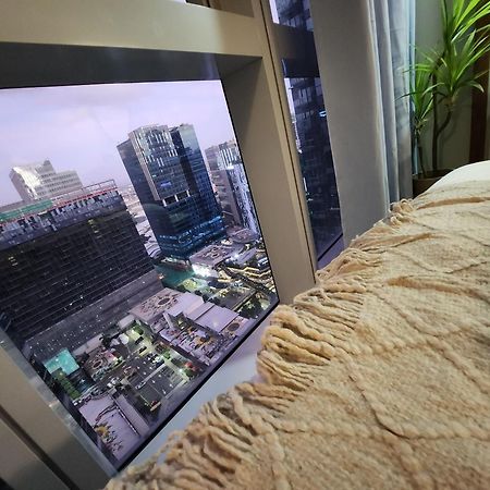 Luxestaysmnl Coastal Chic Netflx 380Mbps Pool Bgc Manila Eksteriør billede