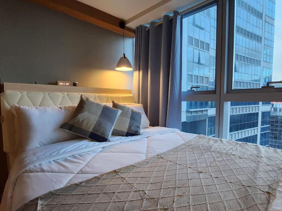 Luxestaysmnl Coastal Chic Netflx 380Mbps Pool Bgc Manila Eksteriør billede