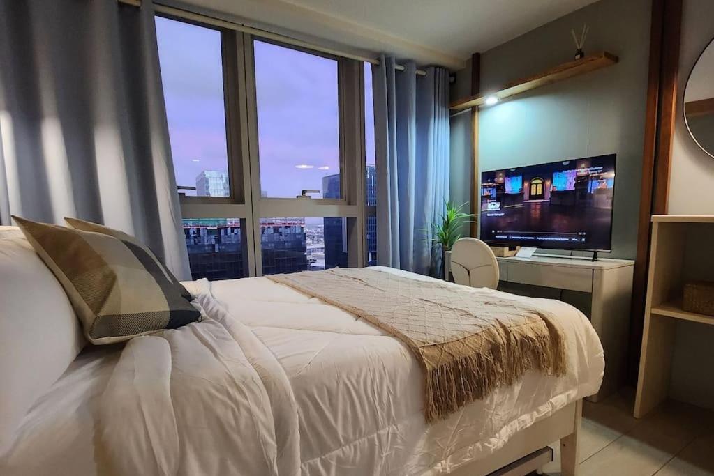 Luxestaysmnl Coastal Chic Netflx 380Mbps Pool Bgc Manila Eksteriør billede