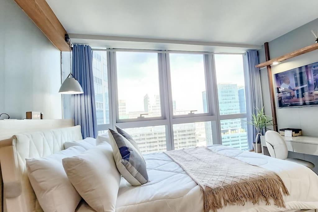 Luxestaysmnl Coastal Chic Netflx 380Mbps Pool Bgc Manila Eksteriør billede