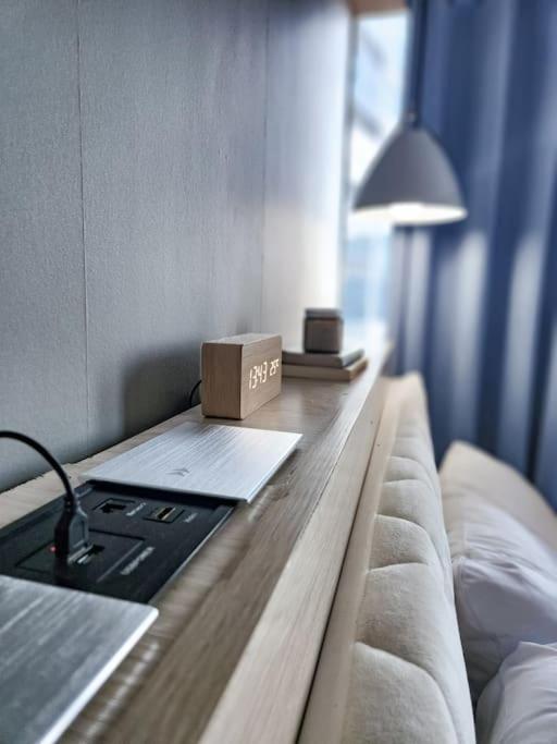 Luxestaysmnl Coastal Chic Netflx 380Mbps Pool Bgc Manila Eksteriør billede